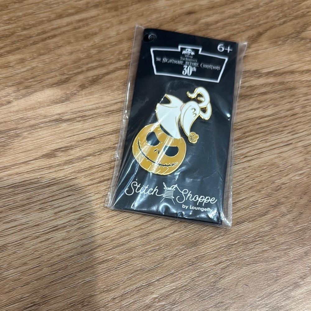 Halloween Pin NWT Zero
